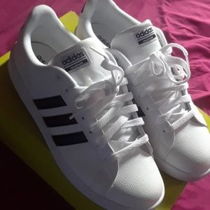 Size 10/11 Adidas CloudFoam Sneakers